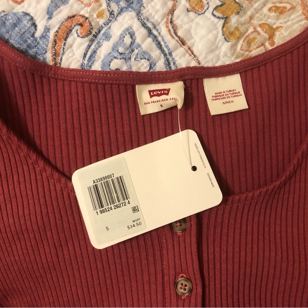 Levi’s Short Sleeve Rach Top - Picture 7 of 7
